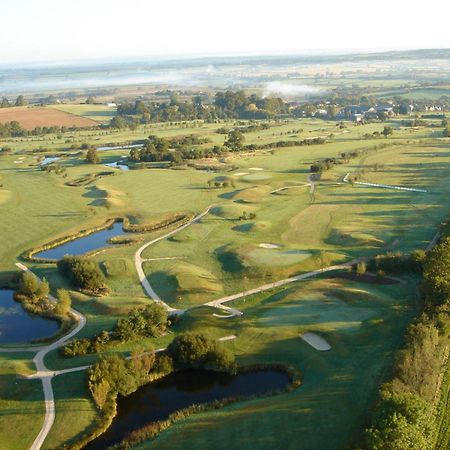 The Wiltshire Hotel, Golf And Leisure Resort Swindon Extérieur photo