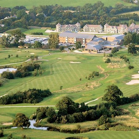 The Wiltshire Hotel, Golf And Leisure Resort Swindon Extérieur photo