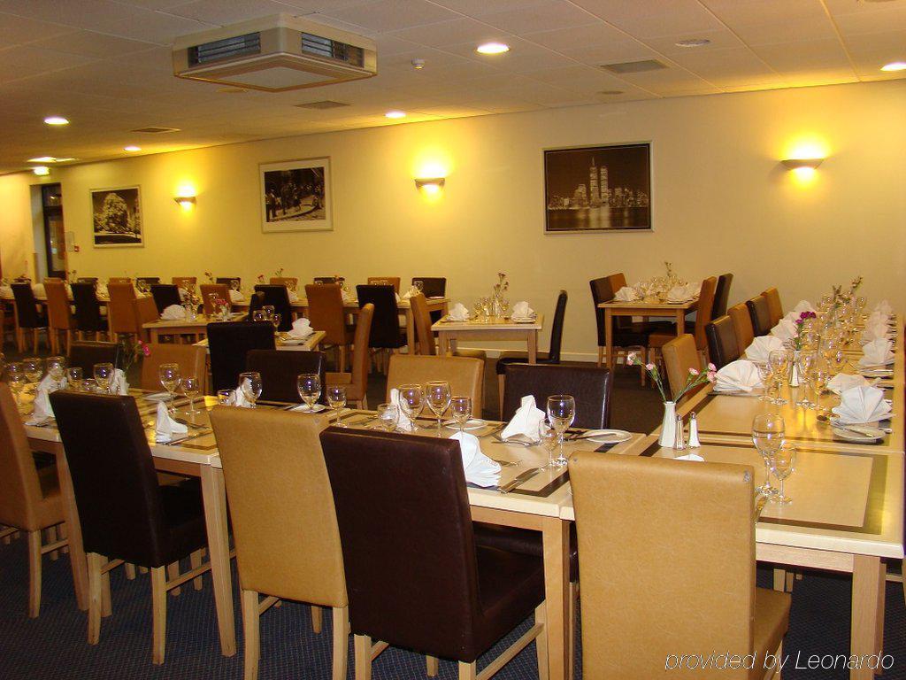 The Wiltshire Hotel, Golf And Leisure Resort Swindon Extérieur photo